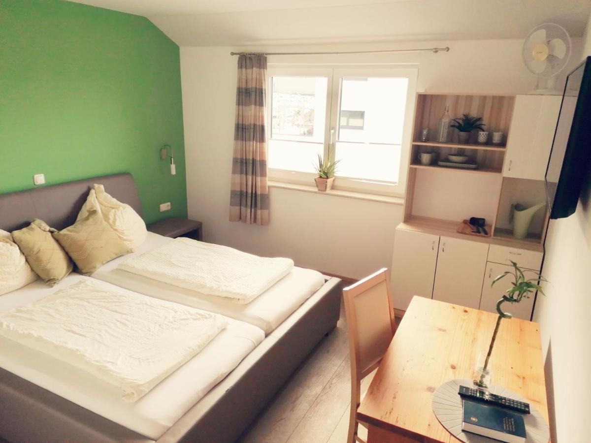 Taferne In Koestendorf - Ferienwohnung Monteurzimmer Neumarkt am Wallersee Exteriér fotografie