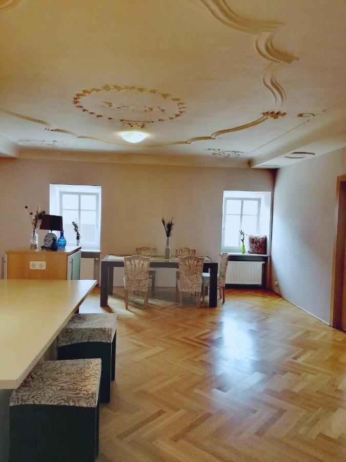 Taferne In Koestendorf - Ferienwohnung Monteurzimmer Neumarkt am Wallersee Exteriér fotografie
