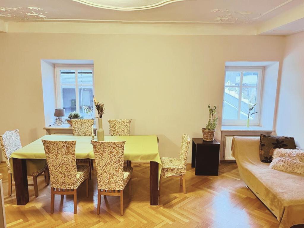 Taferne In Koestendorf - Ferienwohnung Monteurzimmer Neumarkt am Wallersee Exteriér fotografie